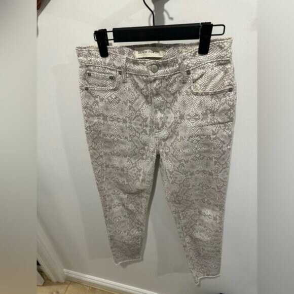 Denim Forum Lola High Rise Skinny Crop Snake PrintJeans - Picture 5 of 10